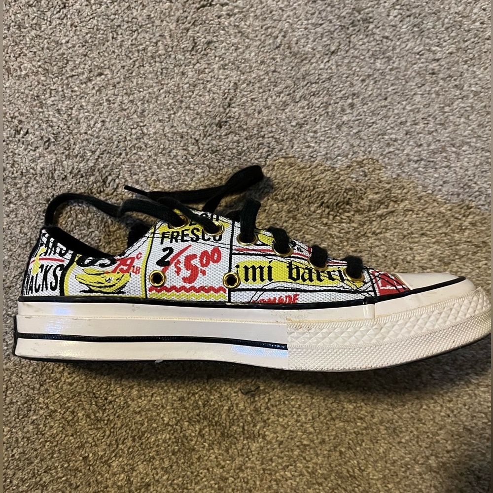 Low top size 7 women’s converse Chuck 70 Low 'Mi Gente Capsule - Bodega Run